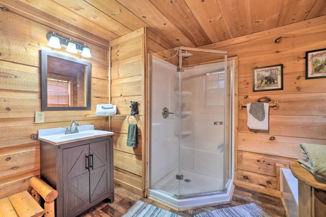 Sevierville Sanctuary Hot Tub, Pool Table And Deck! Eksteriør bilde