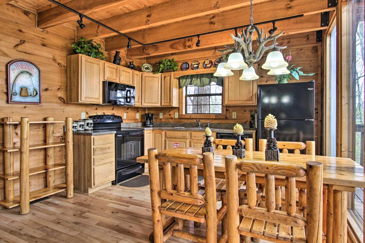 Sevierville Sanctuary Hot Tub, Pool Table And Deck! Eksteriør bilde