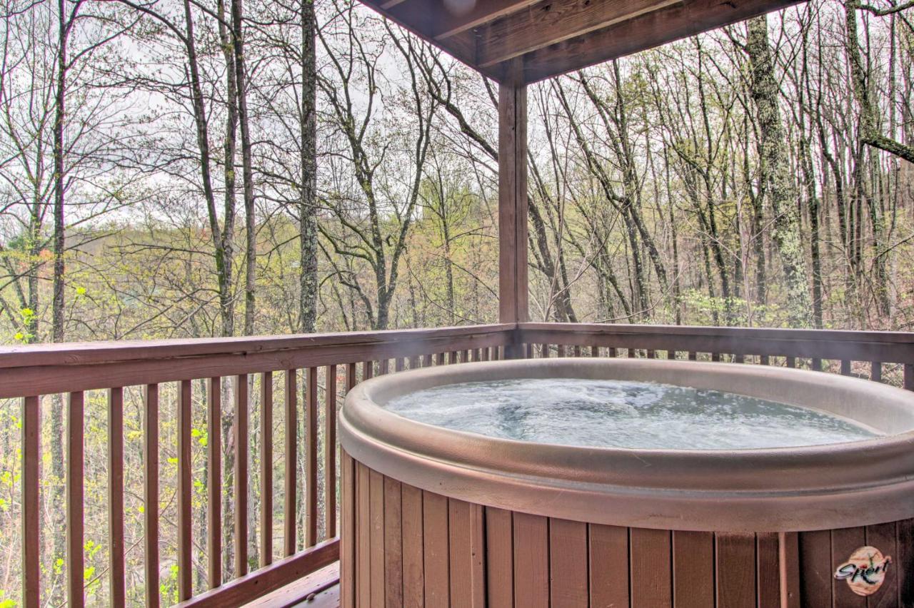 Sevierville Sanctuary Hot Tub, Pool Table And Deck! Eksteriør bilde